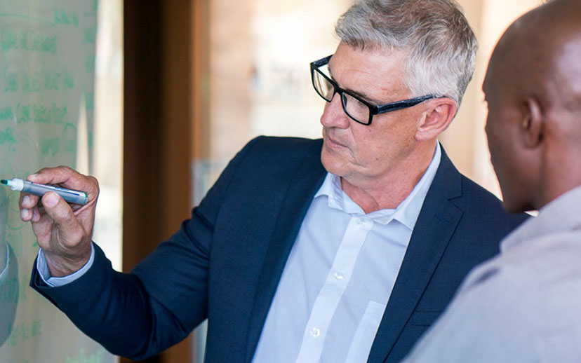 Boosting CX maturity for a multinational insurance company